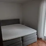 Elli *